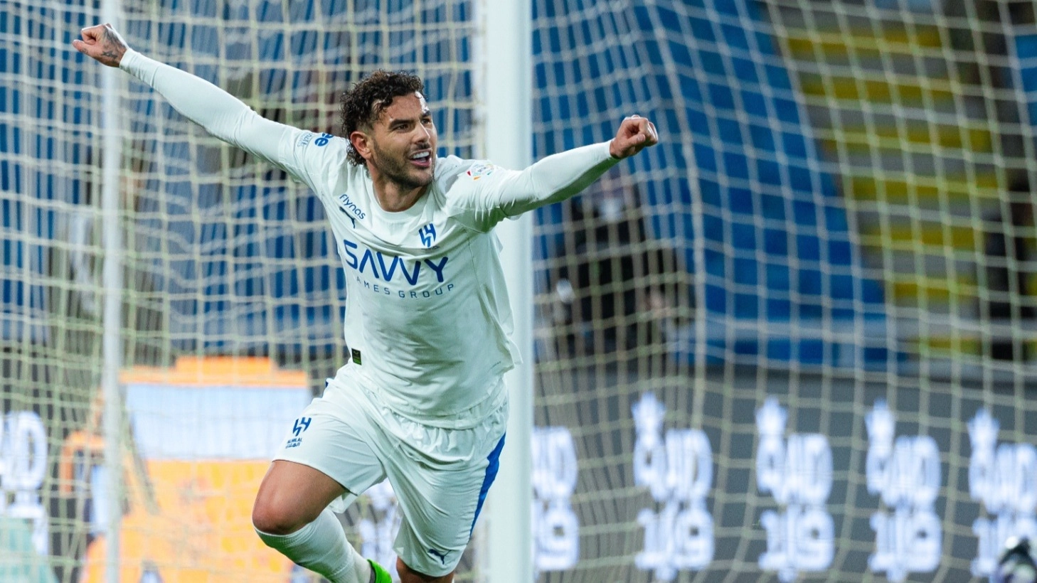 دوري روشن السعودي - ثنائية ثيو هيرنانديز تقود الهلال للفوز على الخلود 