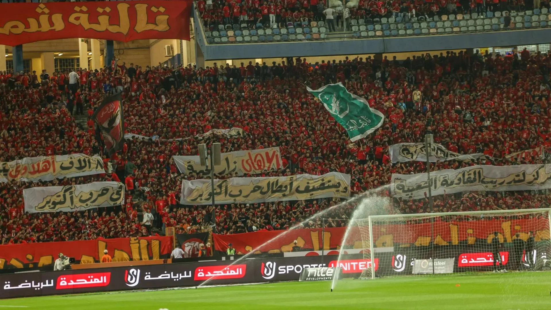 جماهير الأهلي والزمالك رفعت لافتات في ذكرى نصر أكتوبر (إكس) جماهير الأهلي والزمالك رفعت لافتات في ذكرى نصر أكتوبر (إكس)