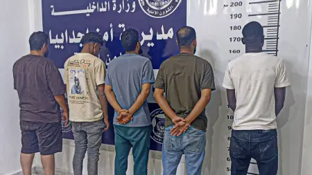 ليبيا تعلن تحرير أكثر من 100 مهاجر من قبضة جماعة تهريب