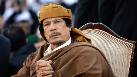 تقرير: شبح القذافي يلاحق ترامب في حرب إيران