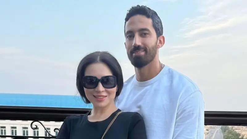 أحمد تيمور زوج مي عز الدين يحسم الجدل حول مهنته.. ماذا قال؟