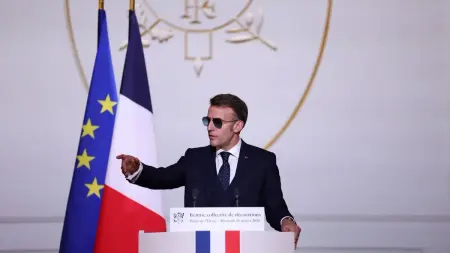 related_news_inside_blogsنظارات داكنة ورسائل حادة.. هل يستعيد ماكرون نفوذه؟