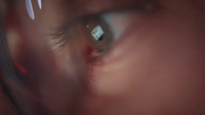 قصّ الرموش "ترند" على "تيك توك".. ما خطورته؟