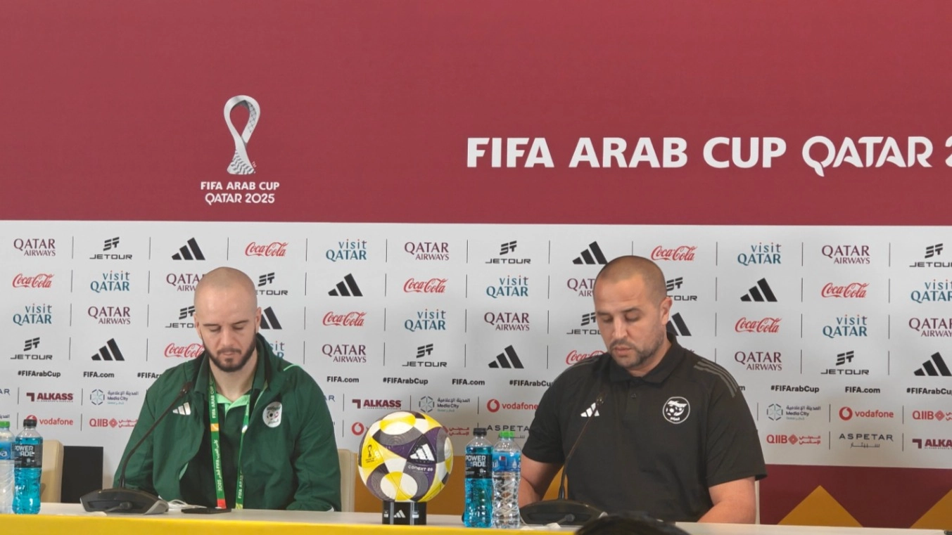 كأس العرب - بوقرة يحذر من قوة الإمارات ويطالب لاعبي الجزائر برفع الإيقاع 