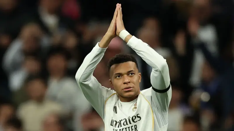 فيديو - كيليان مبابي يسجل ويعتذر لجماهير فريقه السابق موناكو