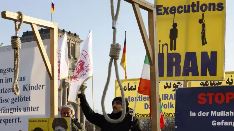 إيران.. إعدام 4 أشخاص بسبب كحول مغشوش أودى بـ17 شخصا