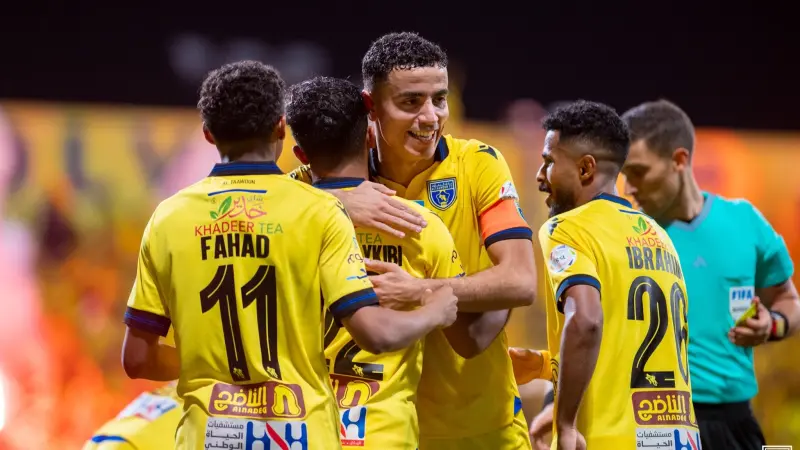 القنوات الناقلة وموعد مباراة الوحدة والتعاون اليوم.. غضب دونيس يهدد فرسان مكة