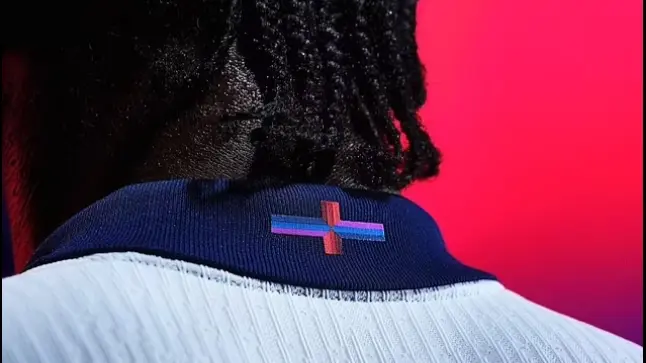 فيديو - ألوان قميص منتخب إنجلترا تجرّ انتقادات لـ"نايك"