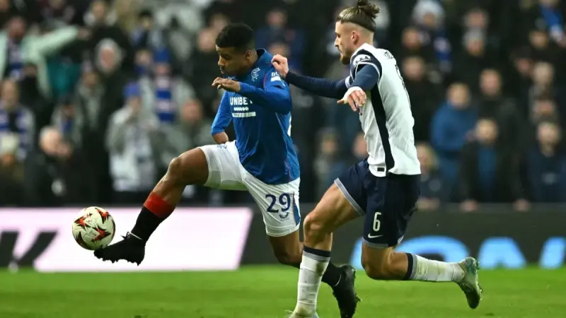 يواصل التألق في اسكتلندا.. المغربي حمزة إيغامان يسجل ثنائية أولى مع رينجرز