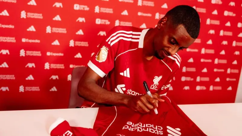 إليك أبرز صفقات اليوم الأخير في سوق الانتقالات الصيفية