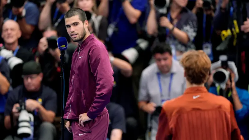 صراع القمة ينتقل إلى آسيا: سينر يقابل ألكاراز في يناير