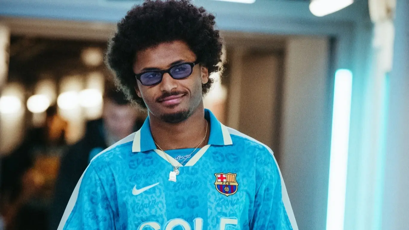 قميص خاص لبرشلونة في مباراة الكلاسيكو (إكس) قميص خاص لبرشلونة في مباراة الكلاسيكو (إكس)
