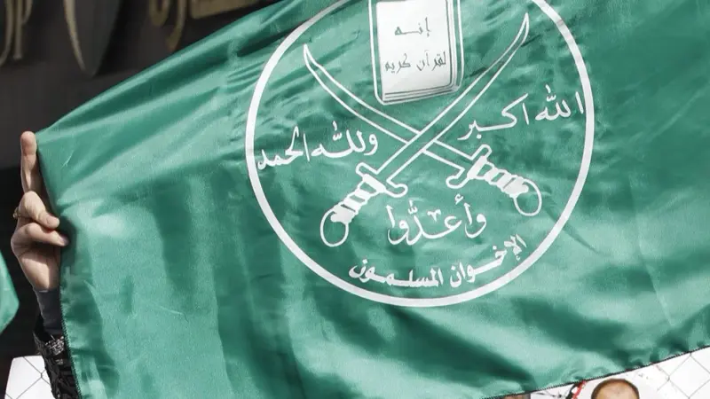 لماذا تخلت أميركا عن "الإخوان" في الوقت الحالي؟ مسؤول مصري يجيب