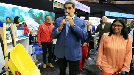 related_news_inside_blogsالجيش الفنزويلي يعترف بديلسي رودريغيز رئيسة بالوكالة