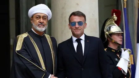 related_news_inside_blogsماكرون: فرنسا وعُمان تتعاونان لتأمين الملاحة في هرمز