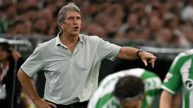 الدوري الإسباني - مدرب بيتيس بيليغريني يهاجم التحكيم بعد الخسارة من برشلونة