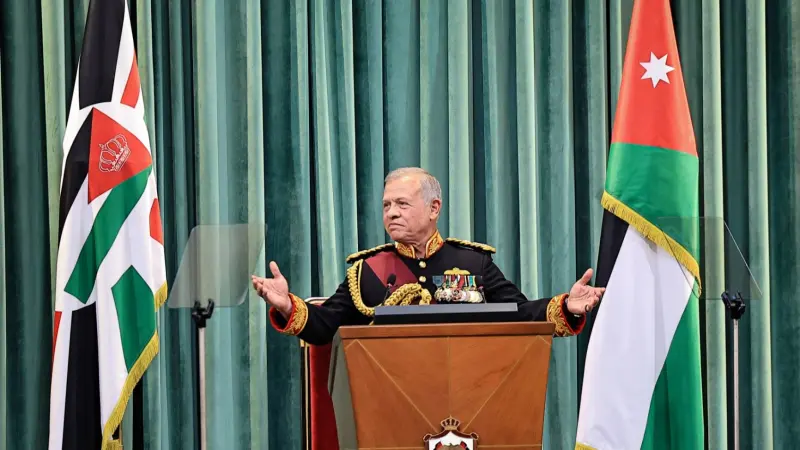 ملك الأردن في خطاب العرش: نقف مع أهل غزة ولا نقبل بانتهاك الضفة