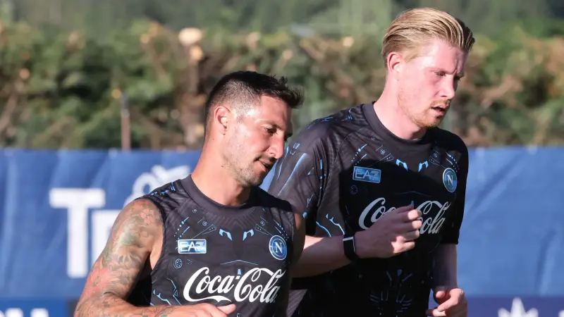 أثار الجدل بسبب مارادونا.. ما هو رقم قميص دي بروين مع نابولي؟