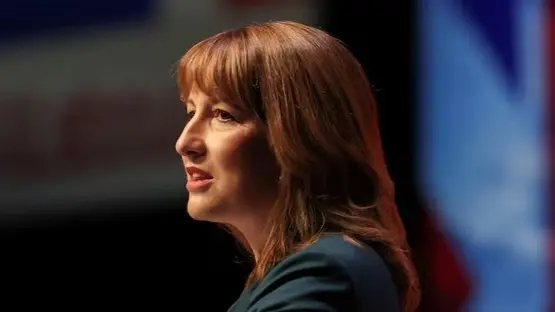 بريطانيا.. ستارمر يساند وزيرة الخزانة في أزمة إيجار منزلها