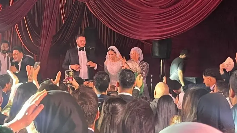 زفاف ابنة أشرف صبحي.. حضور رئيس الحكومة المصري وإطلالة مميزة للعروس