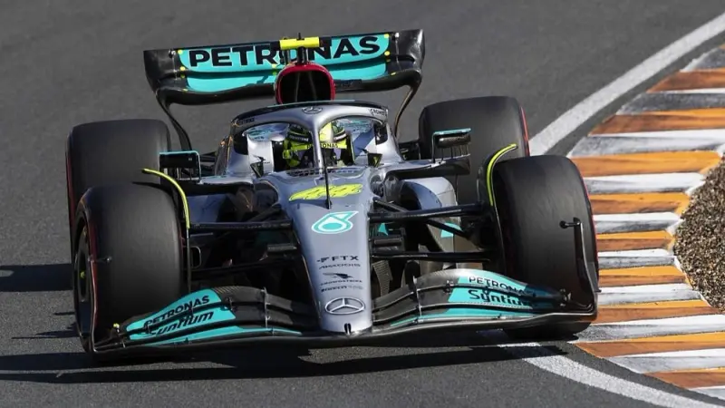 فورمولا -1 تستجيب لمطالب هاميلتون وتكشف عن ملامح السيارة الجديدة