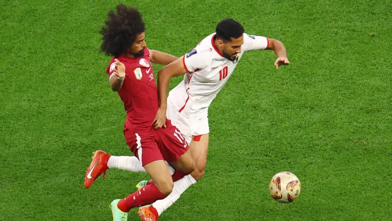 فيديو - التعمري يعترض على فوز عفيف بجائزة أفضل لاعب في كأس آسيا