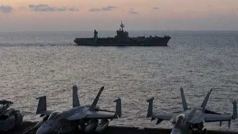 السفينة يو إس إس ماونت ويتني الأميركية تصل إلى ليبيا.. ما الهدف؟