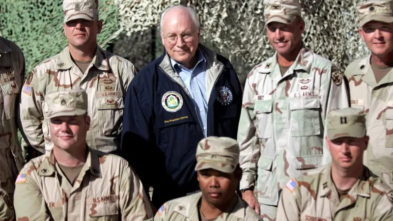 بسبب حرق النفايات في العراق.. واشنطن تقرّ تعويضات لجنودها المتضررين