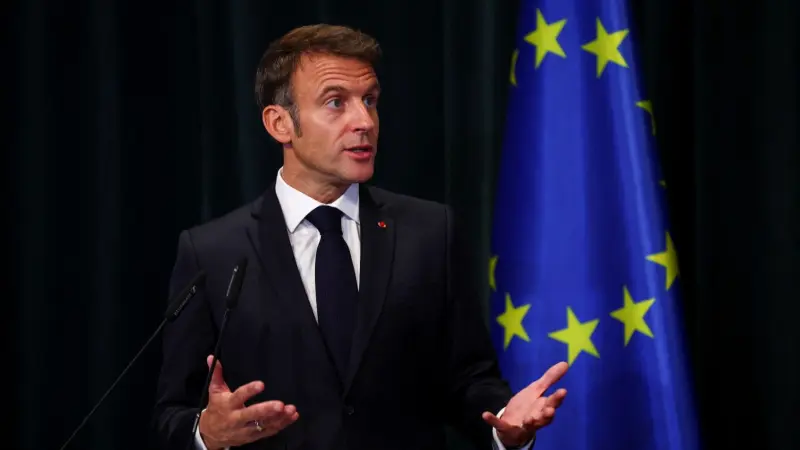 ماكرون يندد بفيديو الأسيرة الفرنسية.. وإسرائيل تعلق