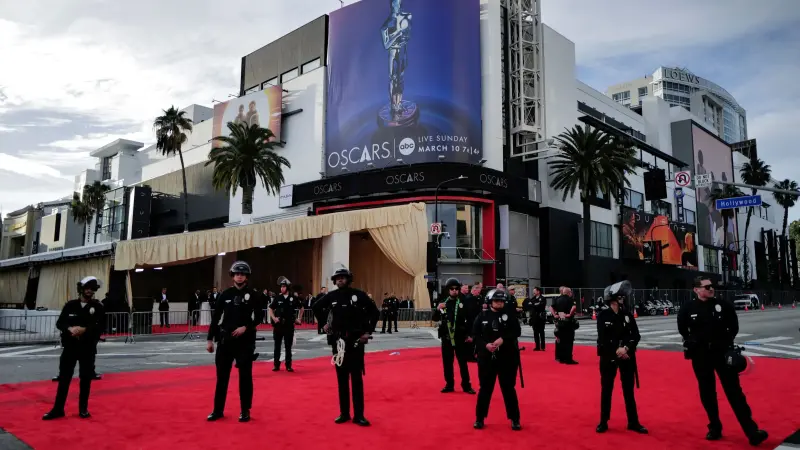 صور - تأخر حفل توزيع جوائز الأوسكار بسبب احتجاج مؤيد للفلسطينيين
