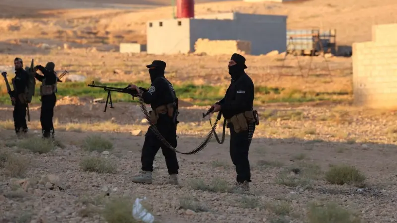 3 قتلى في اشتباكات دامية بين الأمن السوري وفلول الأسد باللاذقية