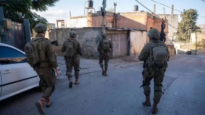 الجيش الإسرائيلي يعلن قتل رجل حاول دهس جنود بالضفة الغربية