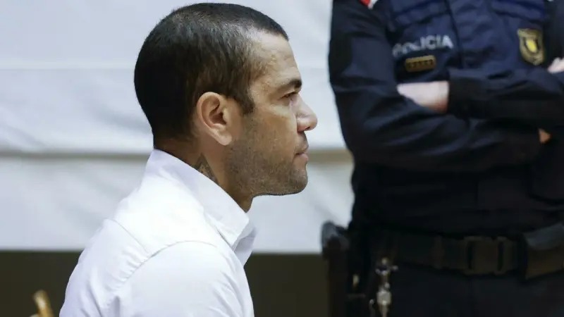 سبب سجن داني ألفيس.. ما العقوبة المحتملة للنجم البرازيلي؟