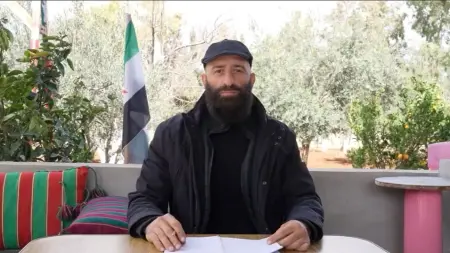 related_news_inside_blogsفيديو – العودة يسلّم نفسه للحكومة السورية بعد أحداث بصرى الشام