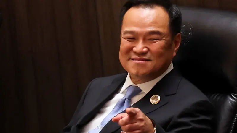 رحلة تشارنفيراكول.. من مدافع عن القنب إلى رئيس وزراء تايلاند