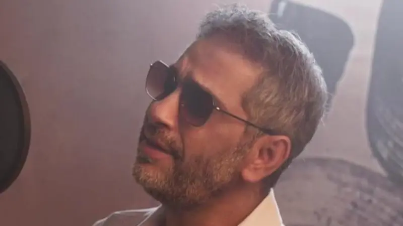 ما هو مرض فضل شاكر؟ أضعف نظره ويجبره على ارتداء النظارة باستمرار