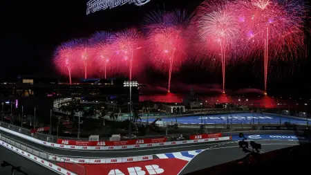 related_news_inside_blogsفورمولا 1 - خطر التأجيل أو الإلغاء يهدد سباقي البحرين والسعودية