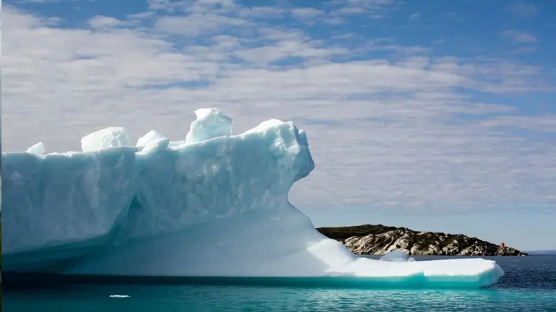 تفكك أكبر جبل جليدي في العالم.. هل بدأ العد التنازلي لاختفائه؟