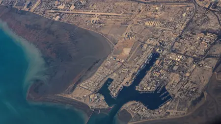 related_news_inside_blogs6 مدمرات أميركية في الشرق الأوسط ونذر مواجهة محتملة مع إيران