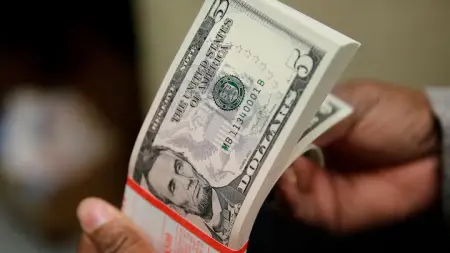 استقرار سعر الدولار في العراق اليوم الأربعاء 30 يوليو 2025 مقابل الدينار العراقي في البنوك والسوق الموازي
