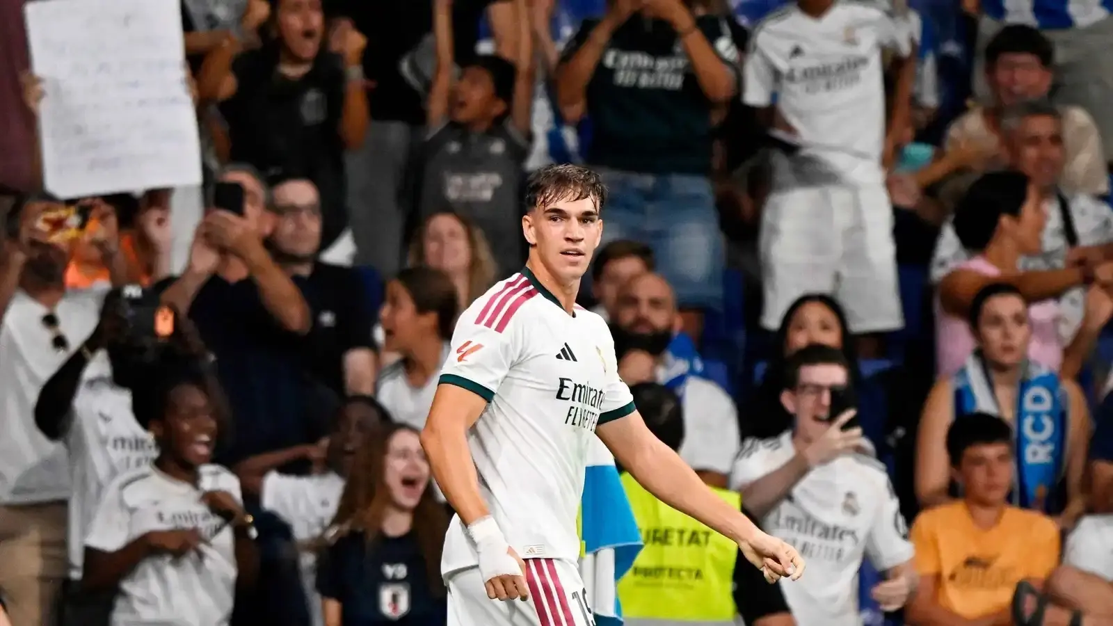 كارلوس إسبي.. البديل الذهبي ينقذ ريال مدريد (رويترز) كارلوس إسبي.. البديل الذهبي ينقذ ريال مدريد (رويترز)