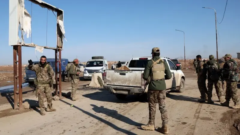 اتهامات واشتباكات.. ماذا يحدث بمحيط مخيم الهول في سوريا؟