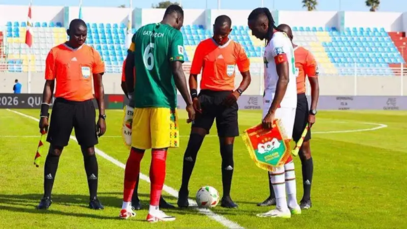 حكم مباراة مصر وبوتسوانا.. صافرة غامبية مميزة