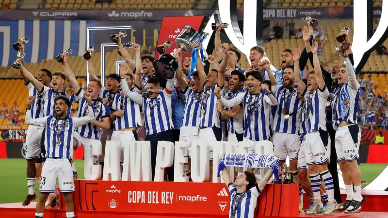 رئيس ريال سوسيداد: تجاهلت نصيحة الذكاء الاصطناعي.. ففزنا بكأس ملك إسبانيا