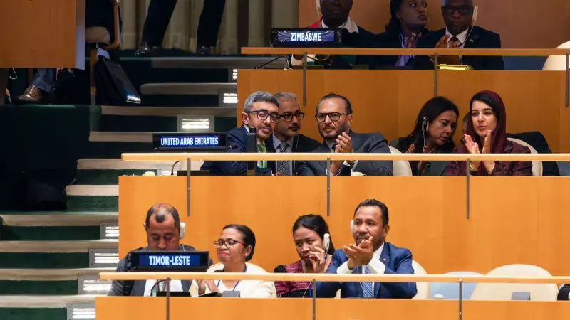 عبدالله بن زايد يترأس وفد الإمارات لمؤتمر حل الدولتين