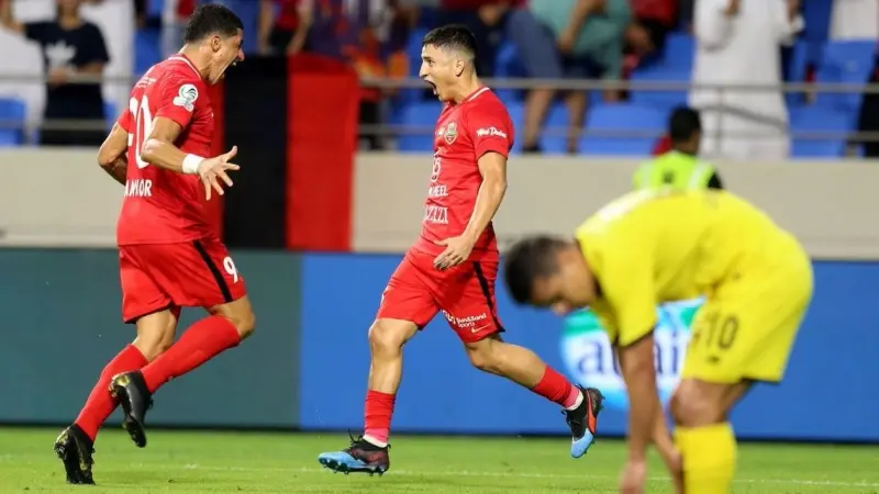 نقطة واحدة تفصل شباب الأهلي للتتويج بلقبه التاسع في الدوري الإماراتي