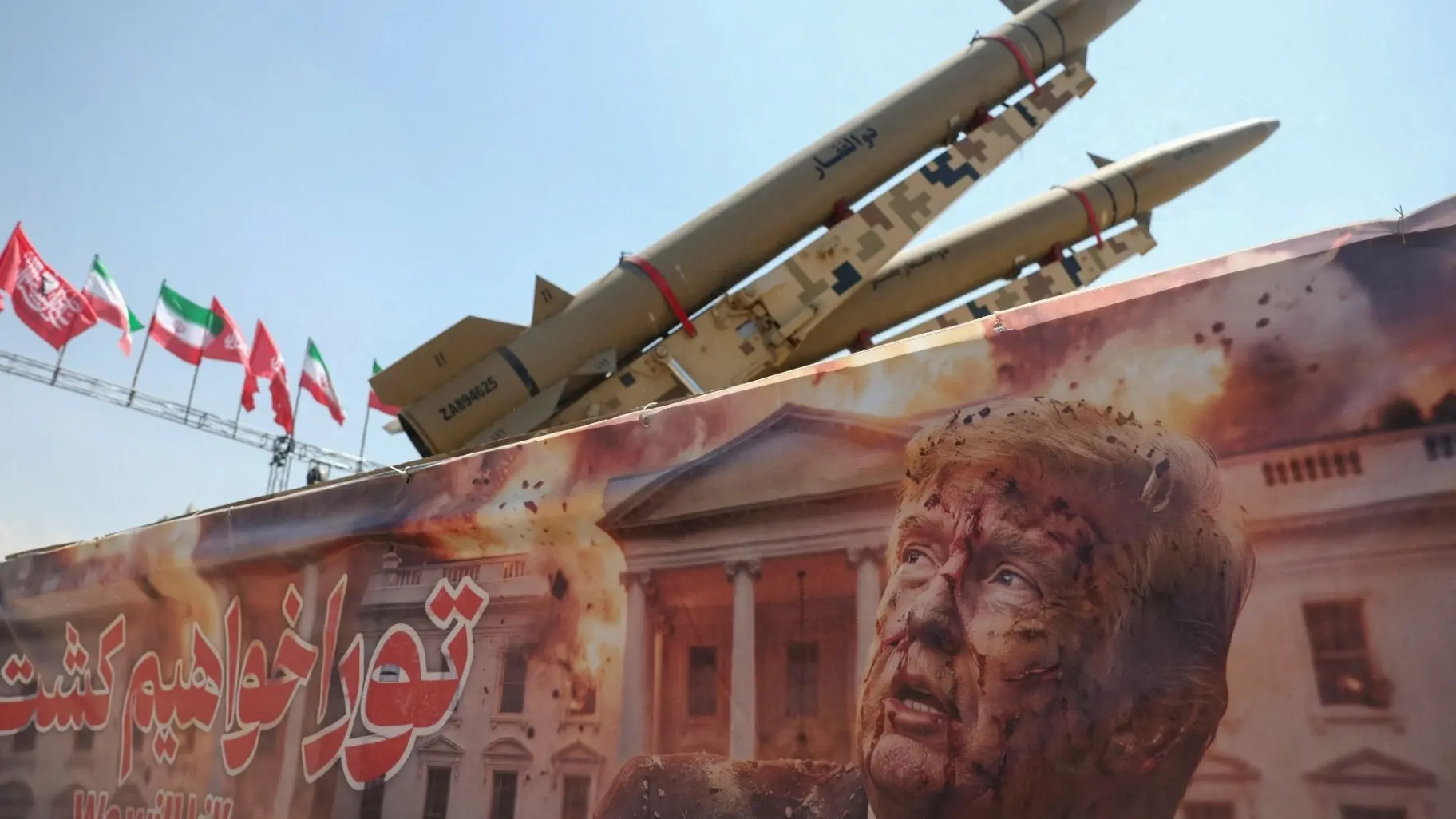 ترامب: الحرب مع إيران ستنتهي قريبًا وطهران لن تصمد طويلًا (رويترز) ترامب: الحرب مع إيران ستنتهي قريبًا وطهران لن تصمد طويلًا (رويترز)