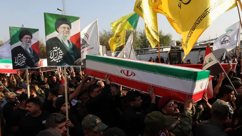 إيران تتسلّم جثامين عناصر "الحرس الثوري" الذين قُتلوا في العراق