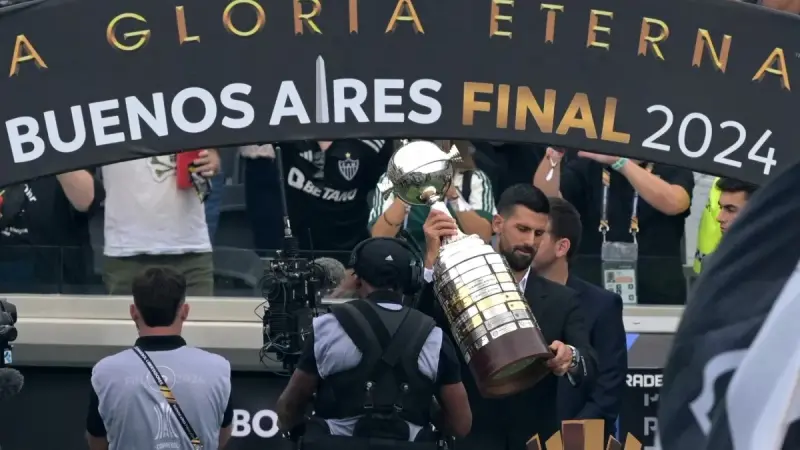 صور وفيديو - ما سر تواجد نوفاك ديوكوفيتش في نهائي كوبا ليبيرتادوريس؟