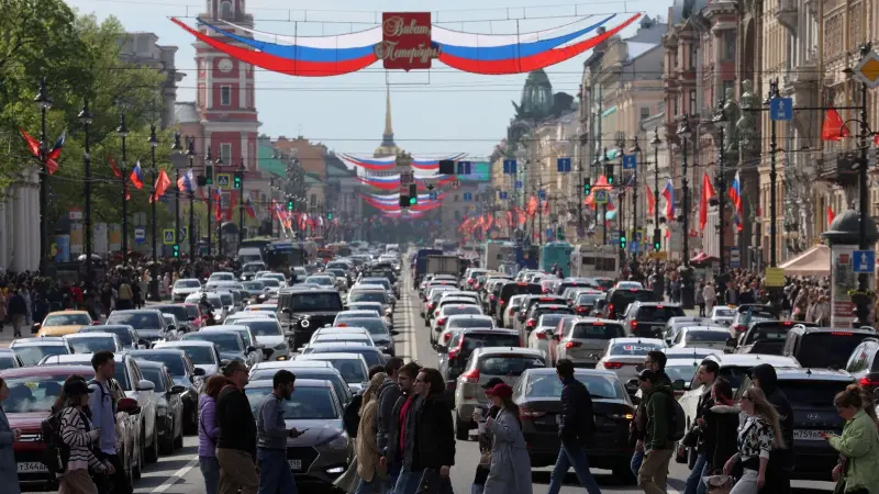 للمرة الأولى في 3 سنوات.. الاقتصاد الروسي ينكمش 0.3%